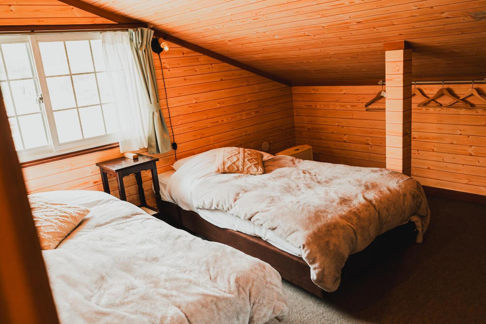 Lodge & Log Meteor *