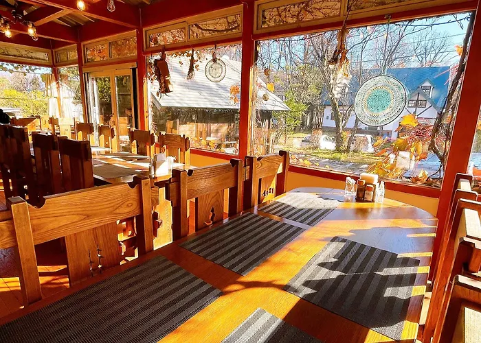 Hakuba Pension & Log Hotel Meteor