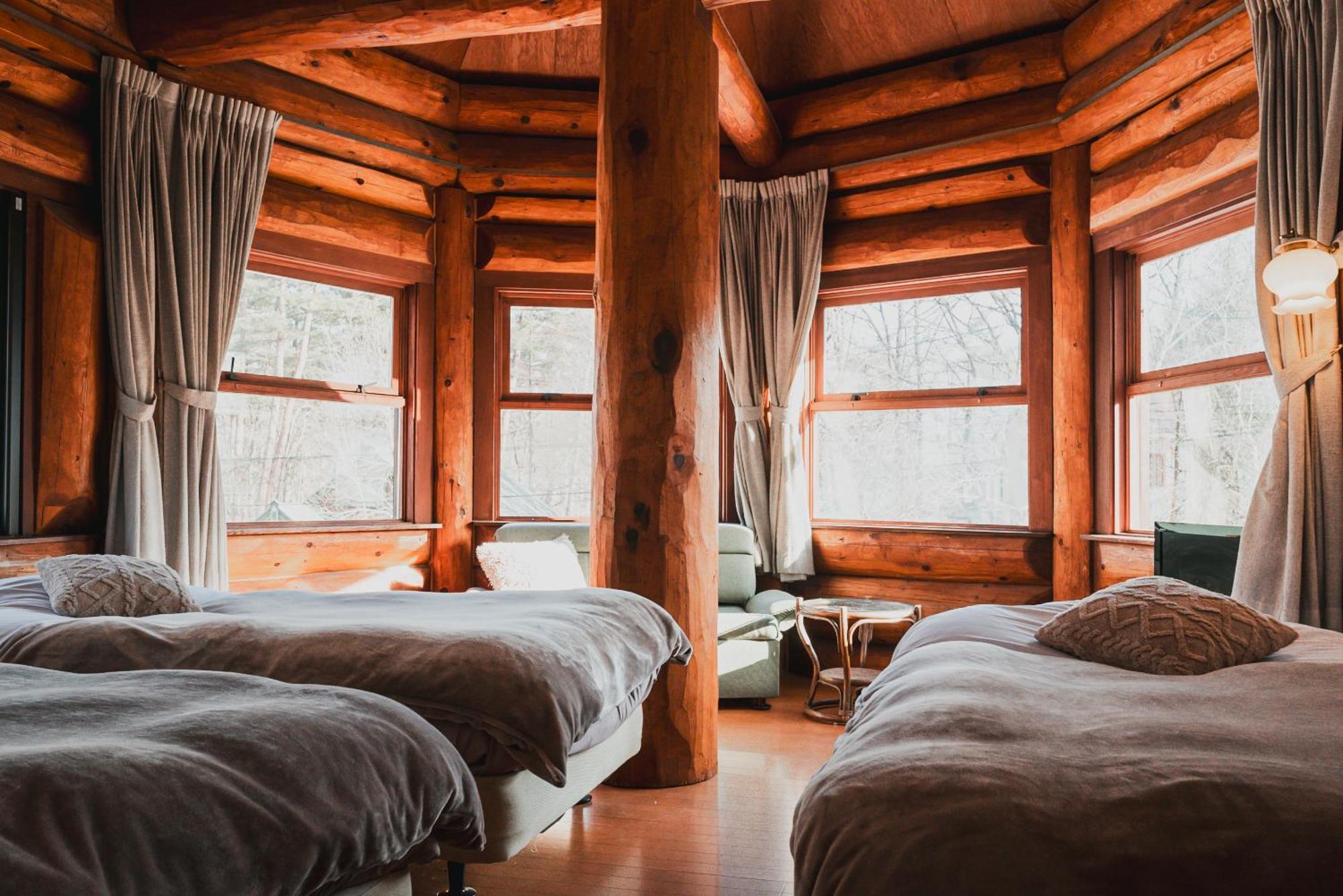 Lodge & Log Meteor